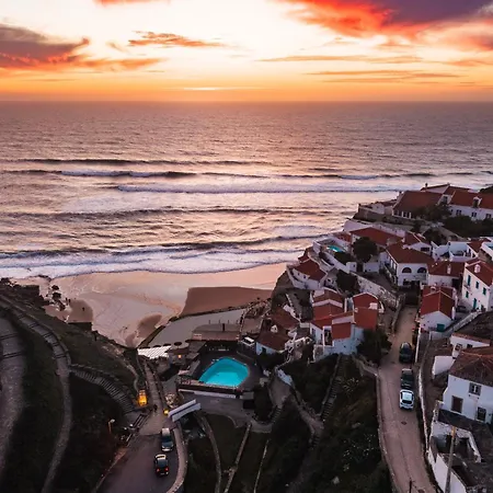 Casa Aalto - Architectural Cliffside Ocean Retreat Colares